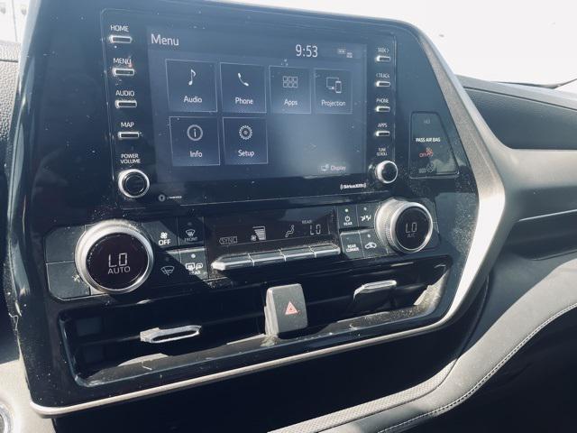 used 2022 Toyota Highlander car, priced at $34,371