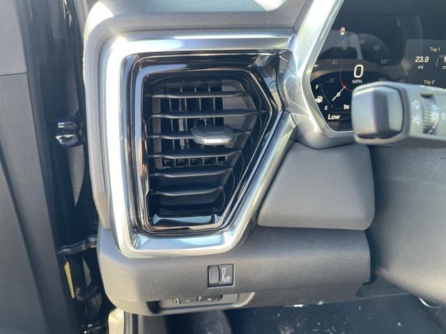 new 2025 GMC Canyon car, priced at $40,812