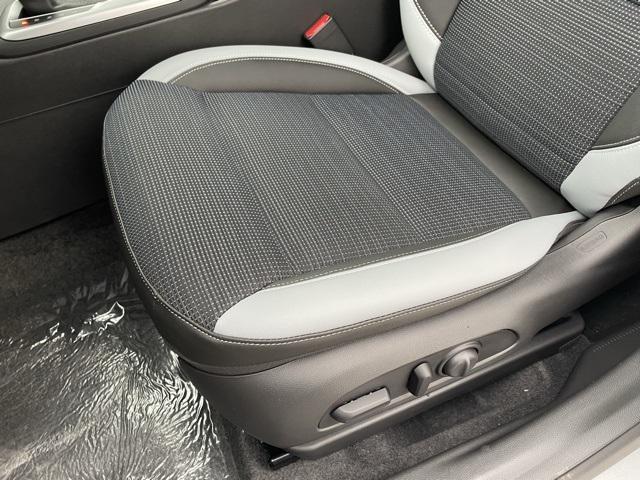 new 2025 Buick Envista car, priced at $25,996