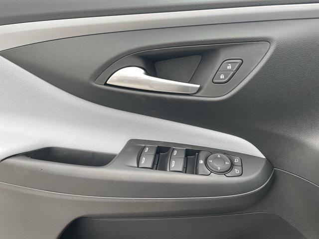 new 2025 Buick Envista car, priced at $25,996