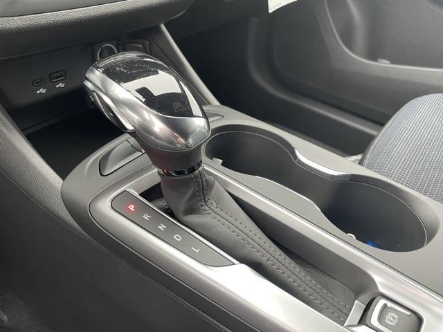 new 2025 Buick Envista car, priced at $25,996