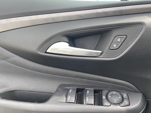 new 2025 Buick Envista car, priced at $27,520