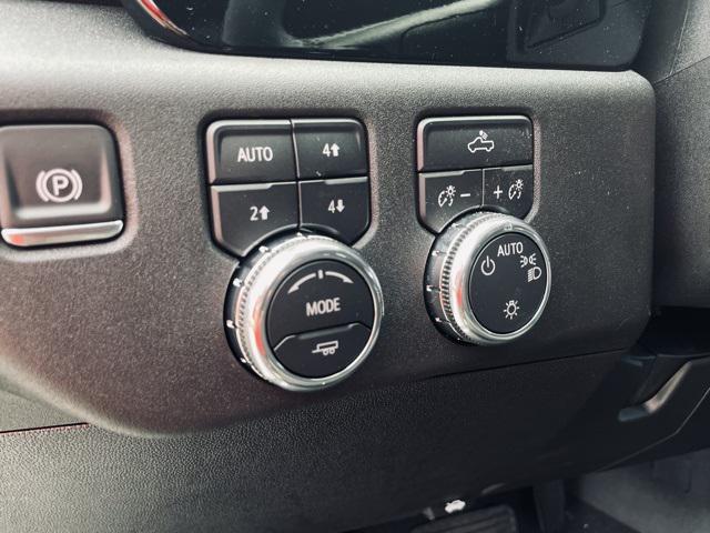 new 2026 GMC Sierra 1500 car, priced at $51,925