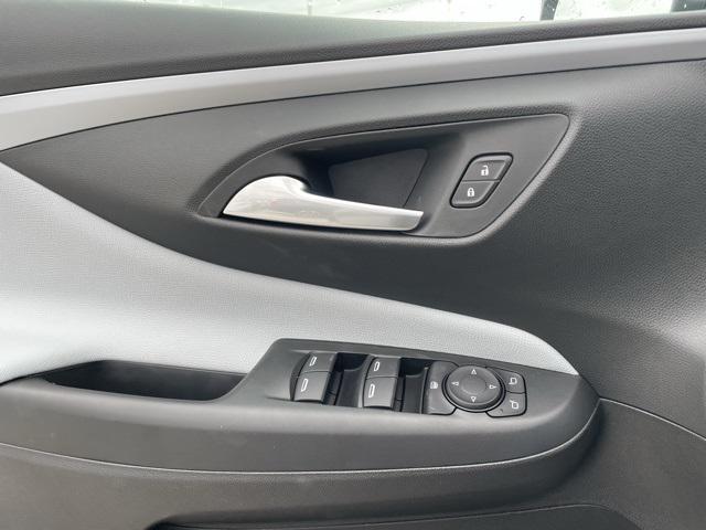 new 2025 Buick Envista car, priced at $25,996