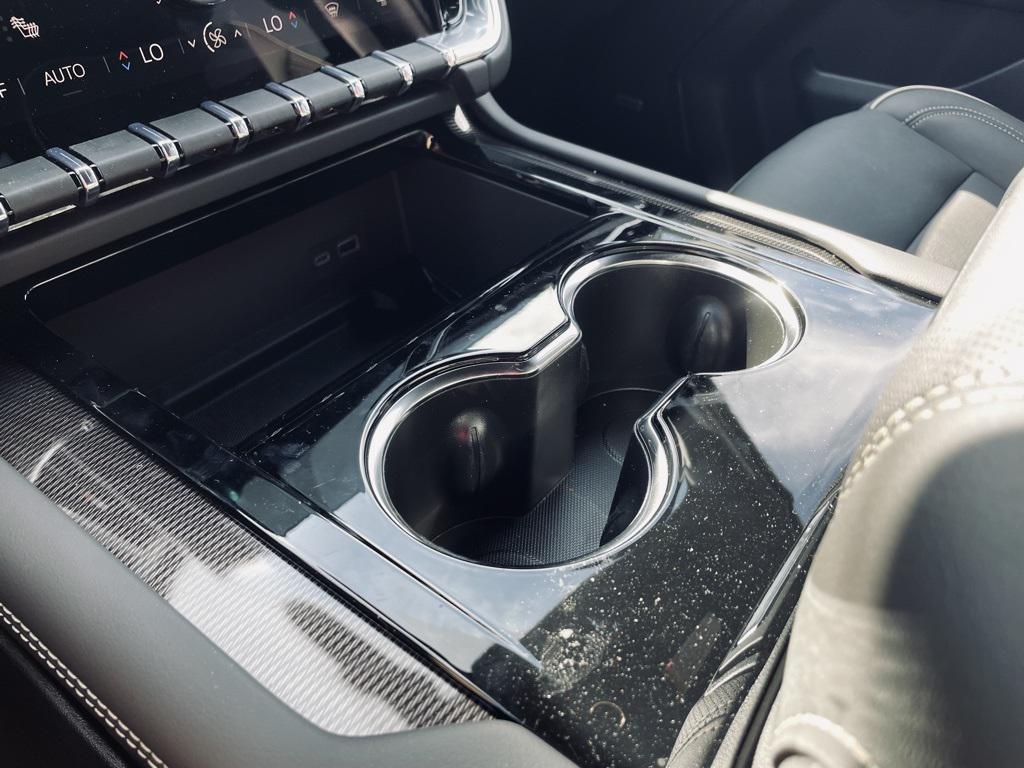 new 2025 GMC Yukon XL car, priced at $73,546