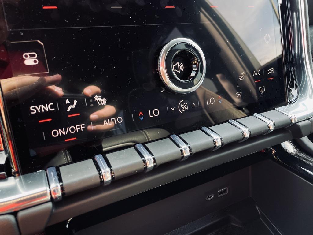 new 2025 GMC Yukon XL car, priced at $73,546