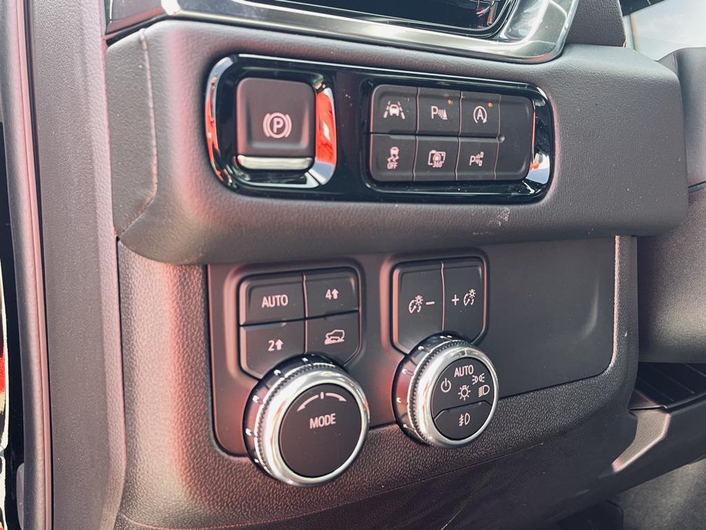 new 2025 GMC Yukon XL car, priced at $73,546