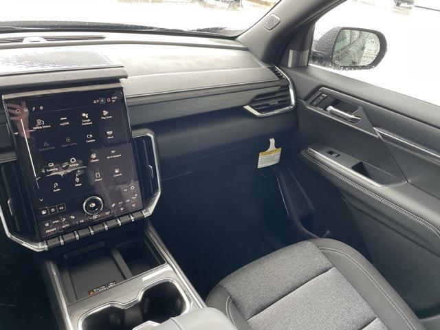 new 2025 GMC Acadia car, priced at $45,317
