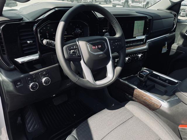 new 2025 GMC Sierra 1500 car, priced at $47,725