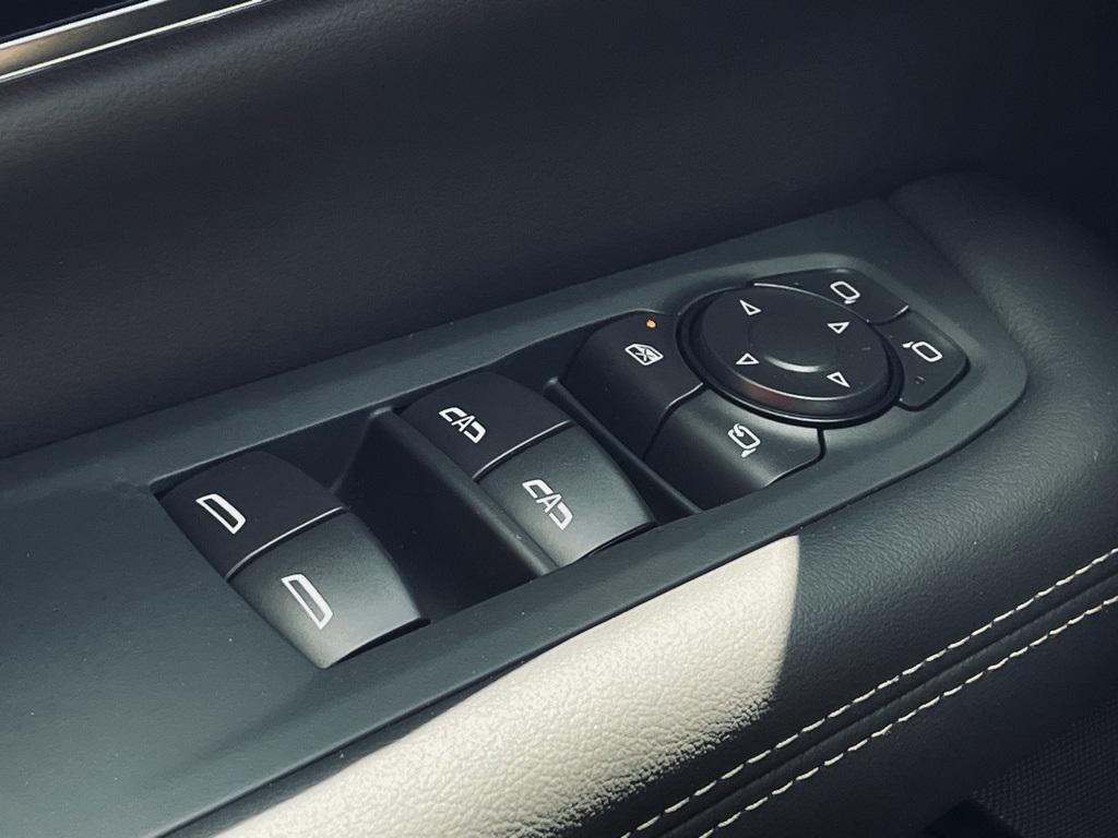 new 2025 GMC Yukon XL car, priced at $76,930