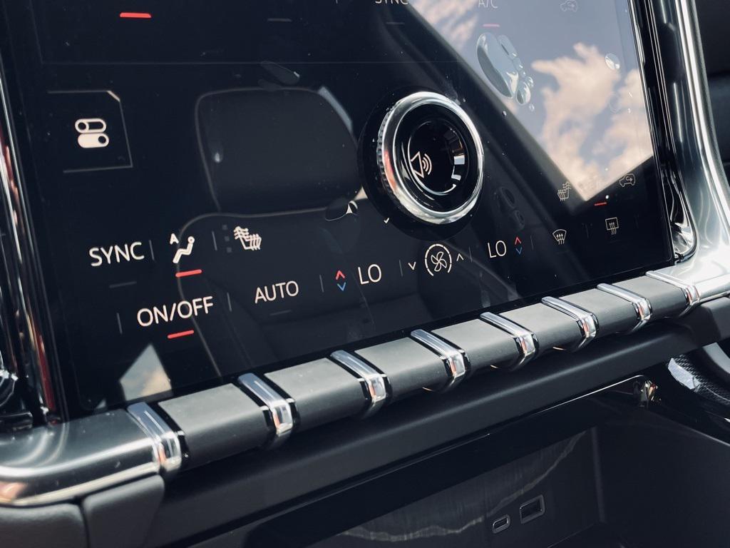 new 2025 GMC Yukon XL car, priced at $76,930