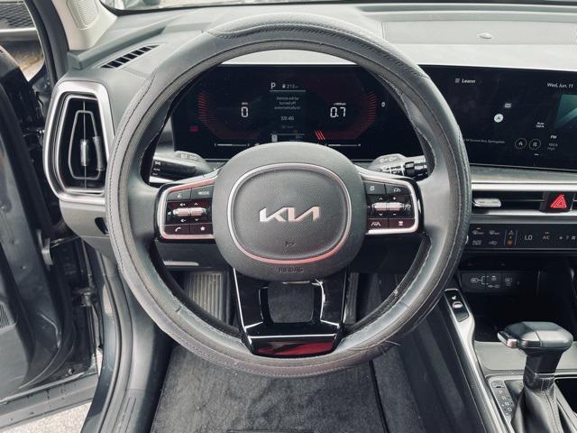 used 2025 Kia Sorento car, priced at $30,999