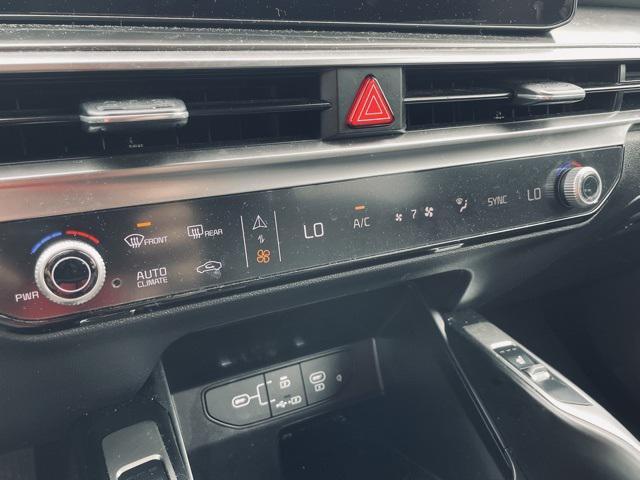 used 2025 Kia Sorento car, priced at $30,999