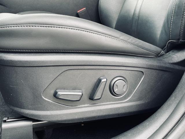 used 2025 Kia Sorento car, priced at $30,999