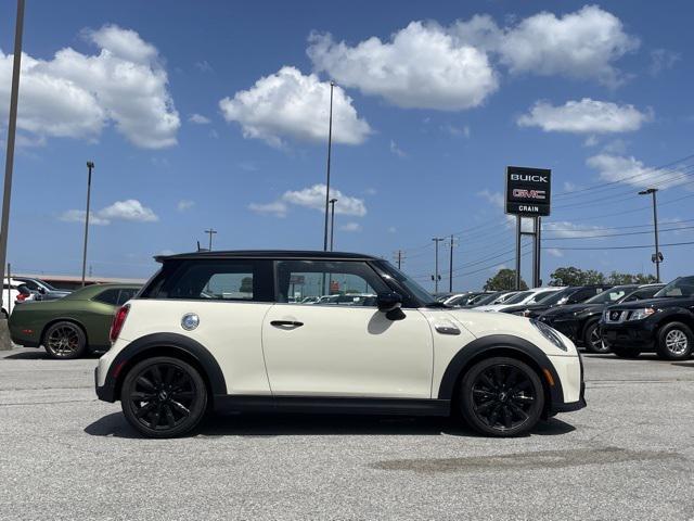 used 2022 MINI Hardtop car, priced at $23,750
