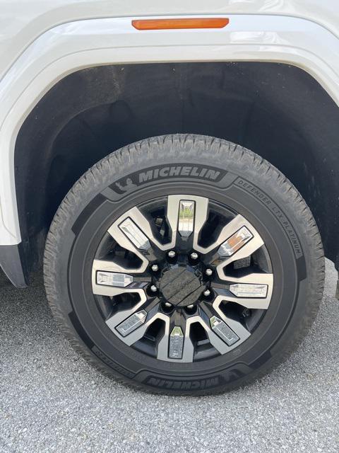 used 2024 GMC Sierra 2500 car, priced at $74,971