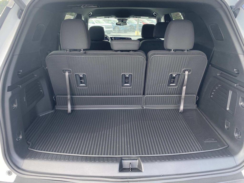 new 2026 Chevrolet Traverse car, priced at $42,258