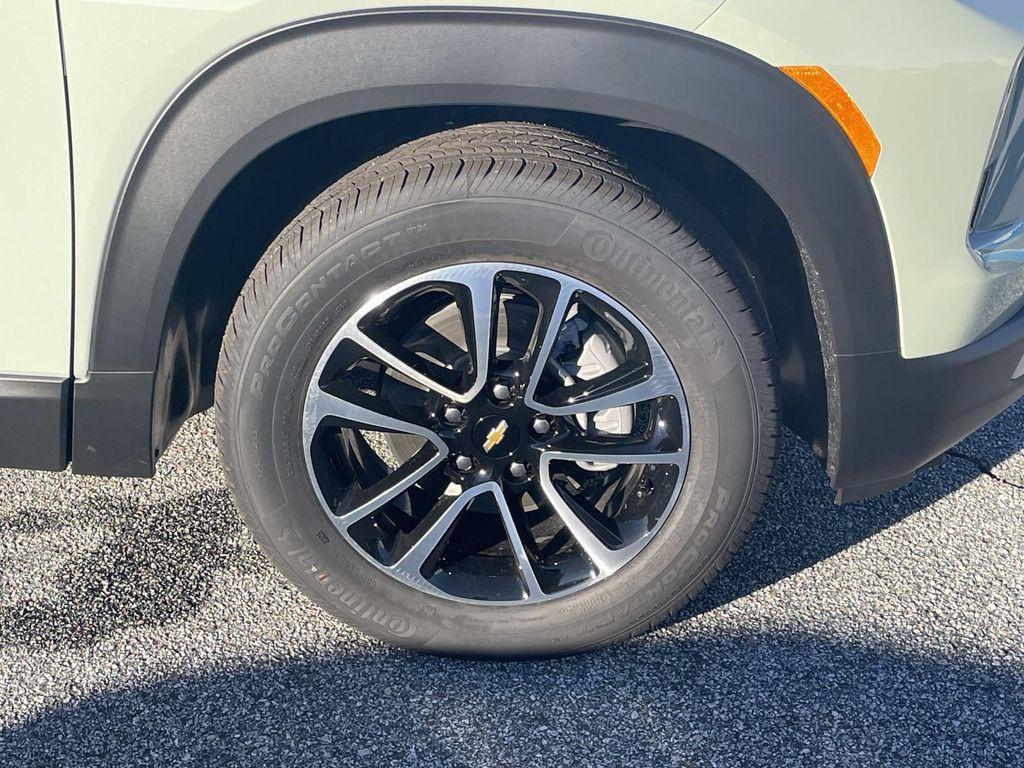 new 2026 Chevrolet TrailBlazer car, priced at $27,801
