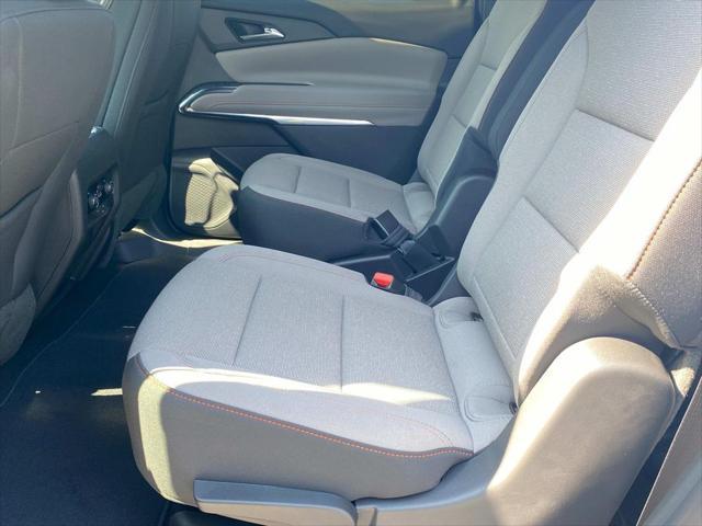 new 2025 Chevrolet Traverse car, priced at $40,549