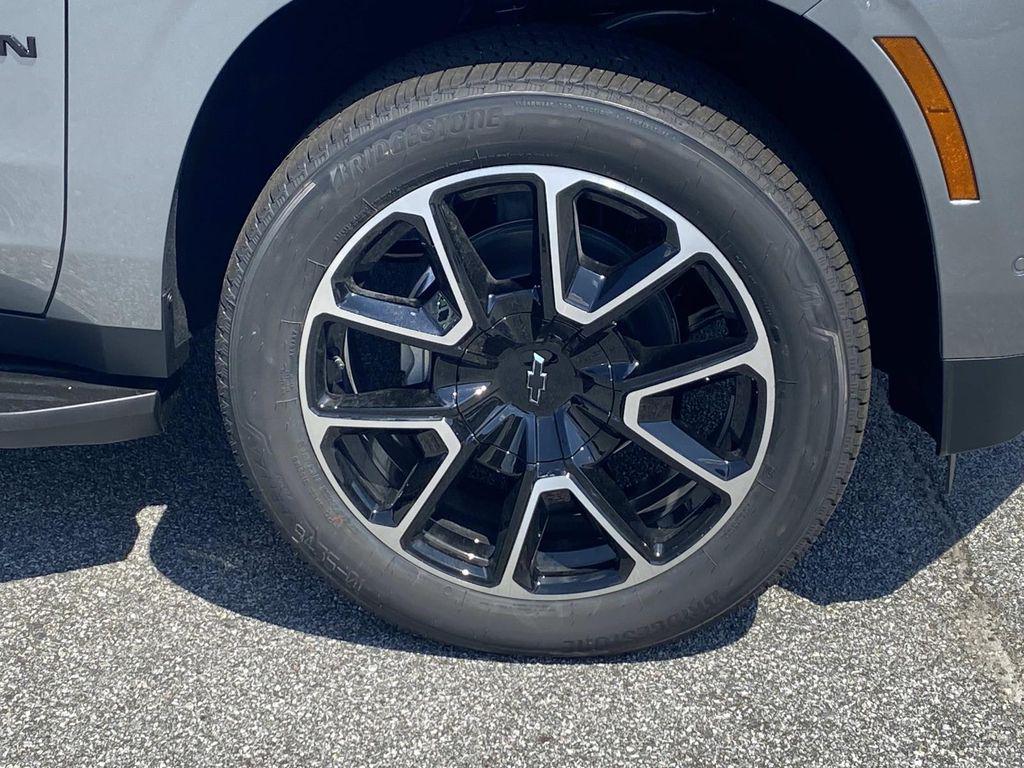 new 2025 Chevrolet Suburban car, priced at $72,990