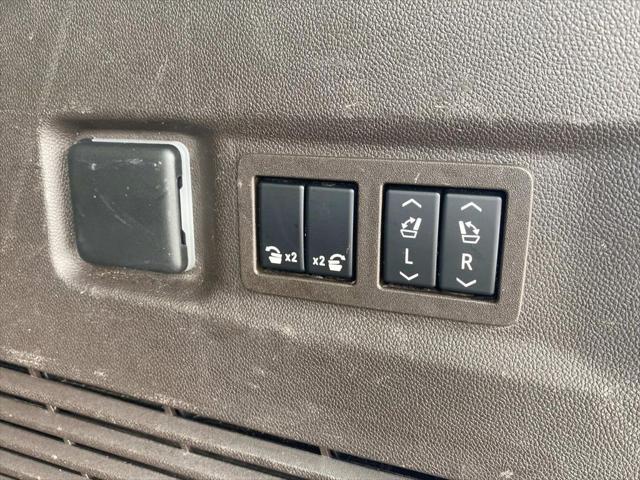 used 2021 GMC Yukon XL car, priced at $43,190