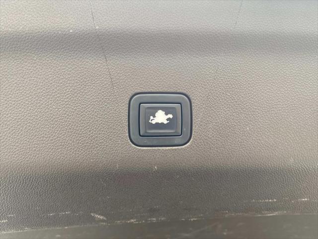 used 2021 GMC Yukon XL car, priced at $43,190
