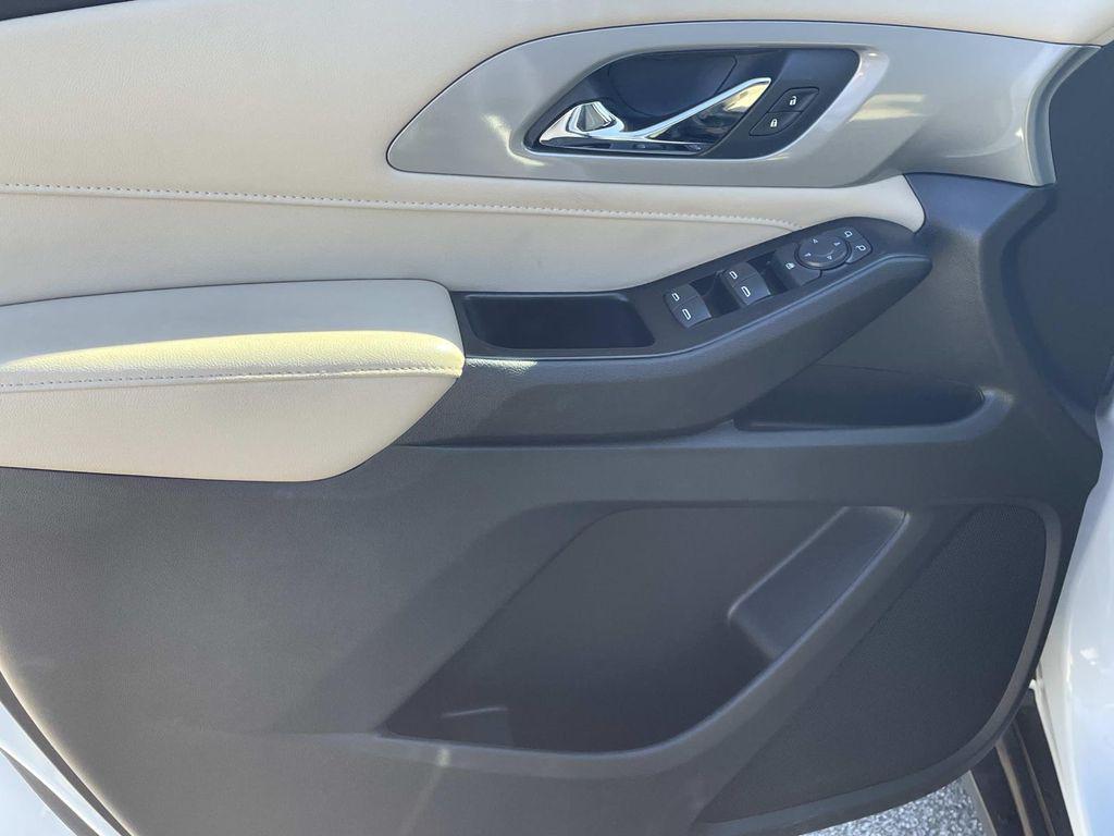 used 2022 Chevrolet Traverse car, priced at $23,890