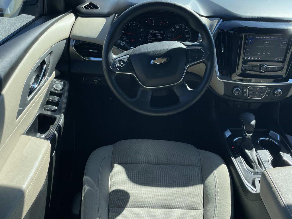 used 2022 Chevrolet Traverse car, priced at $23,890