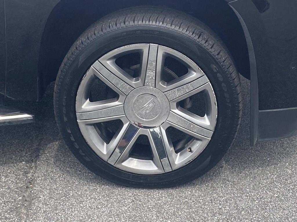 used 2020 Cadillac Escalade ESV car, priced at $30,490