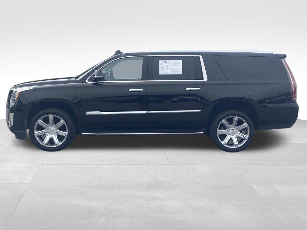 used 2020 Cadillac Escalade ESV car, priced at $30,490