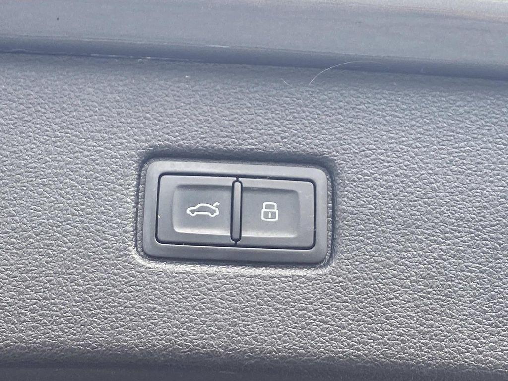 used 2018 Audi Q7 car, priced at $12,490