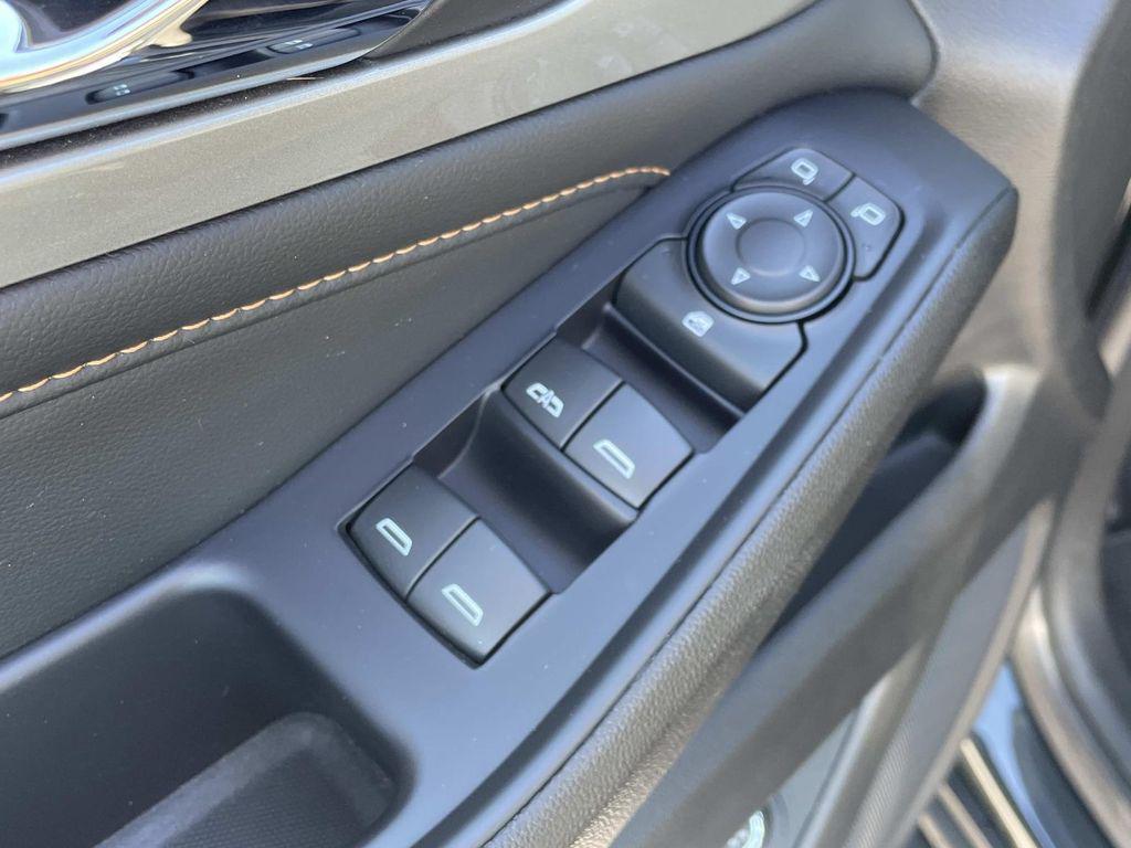 used 2021 Chevrolet Traverse car, priced at $23,790