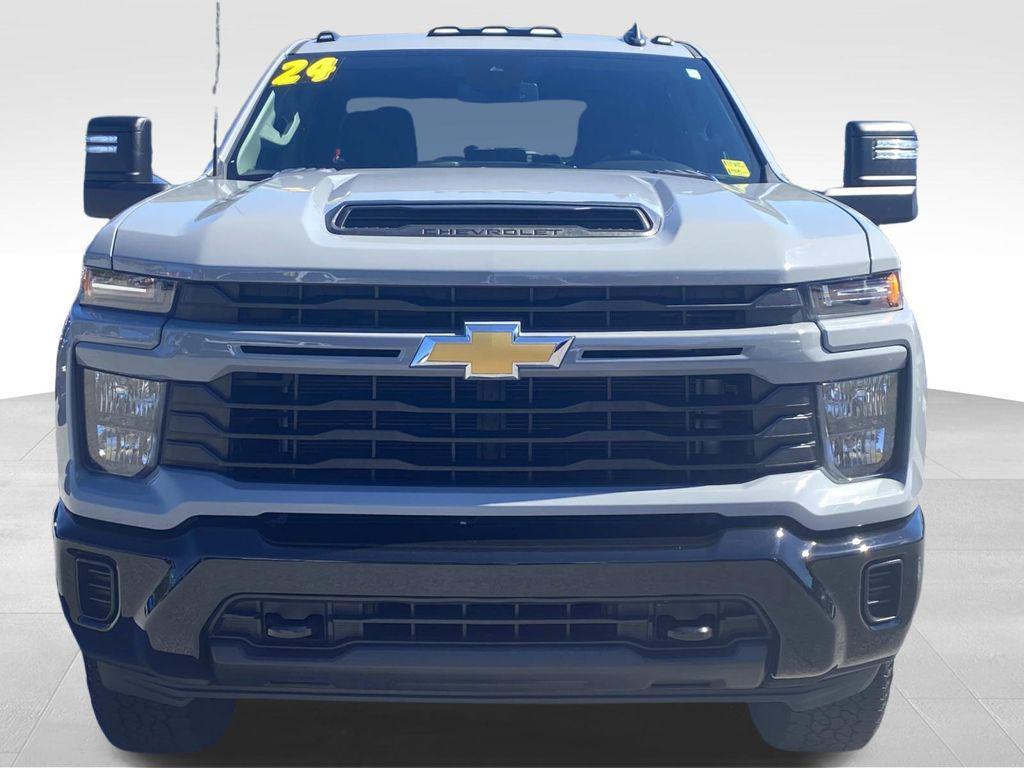 used 2024 Chevrolet Silverado 2500 car, priced at $52,290