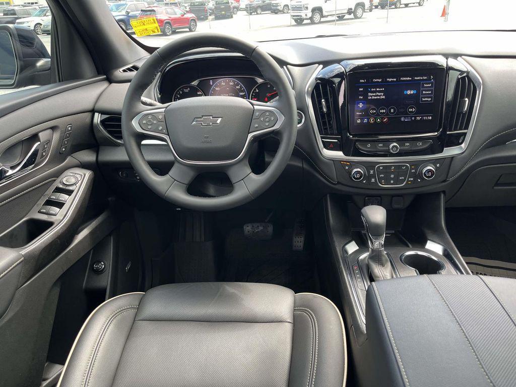 used 2024 Chevrolet Traverse car, priced at $42,990