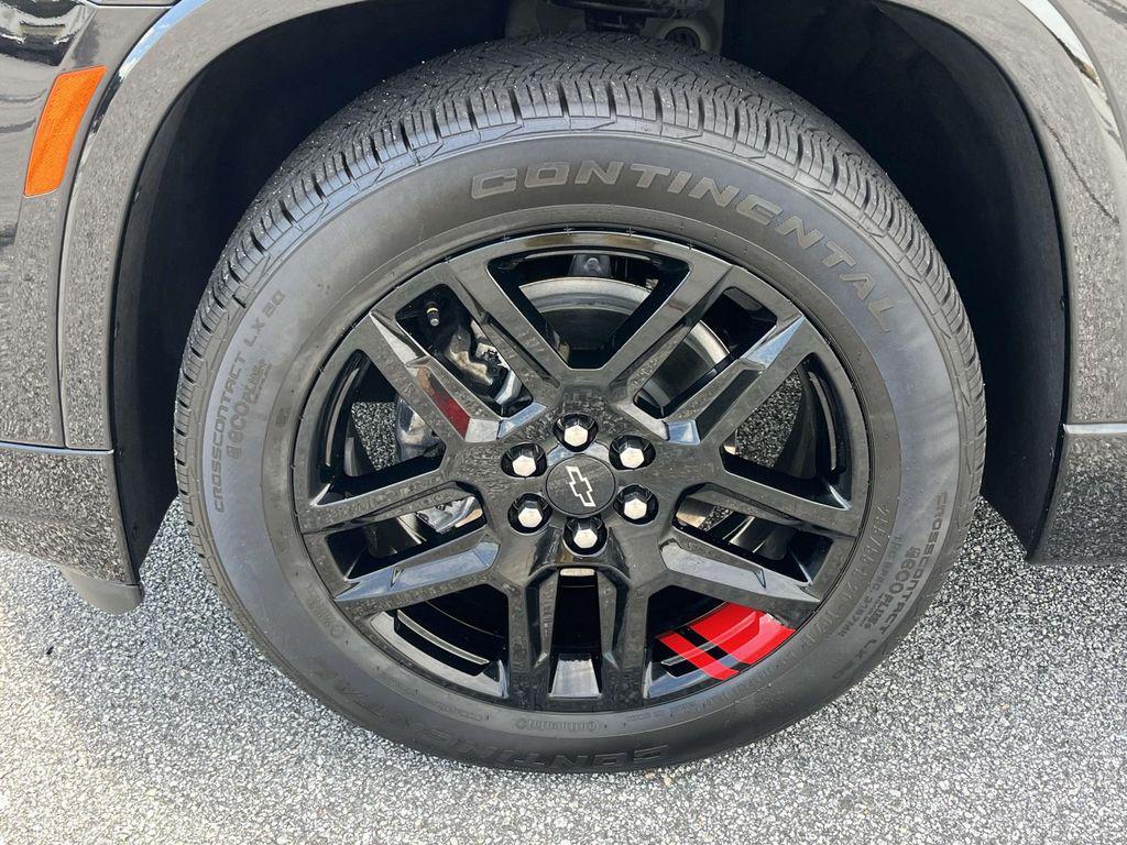 used 2024 Chevrolet Traverse car, priced at $42,990