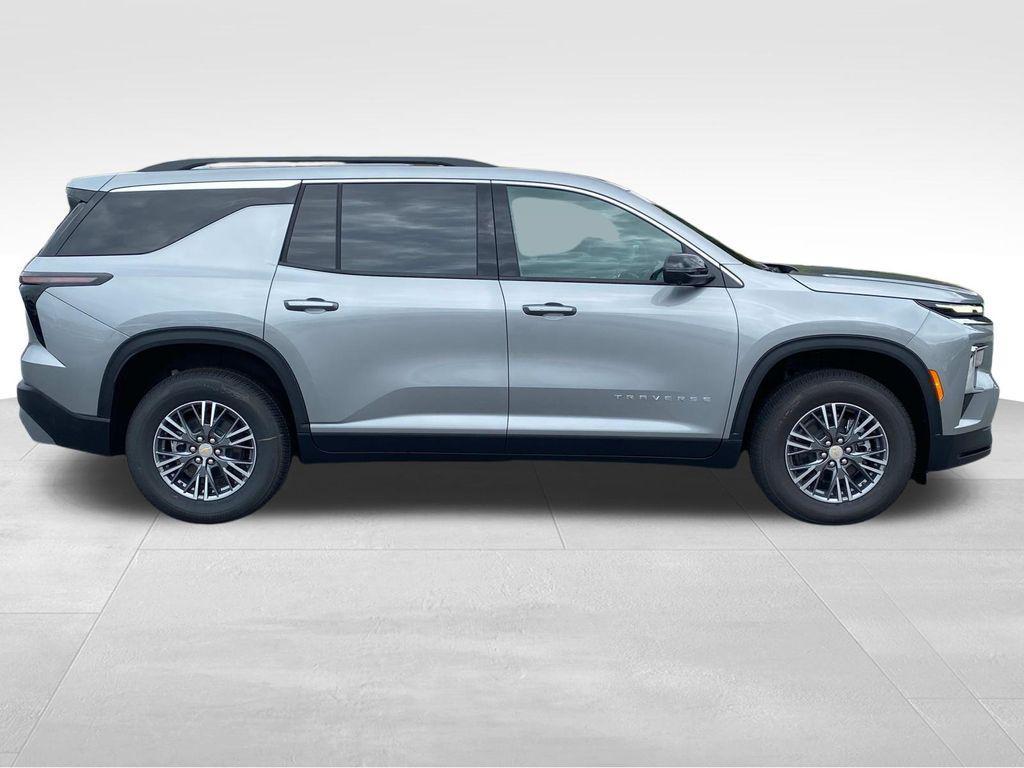new 2026 Chevrolet Traverse car, priced at $43,053