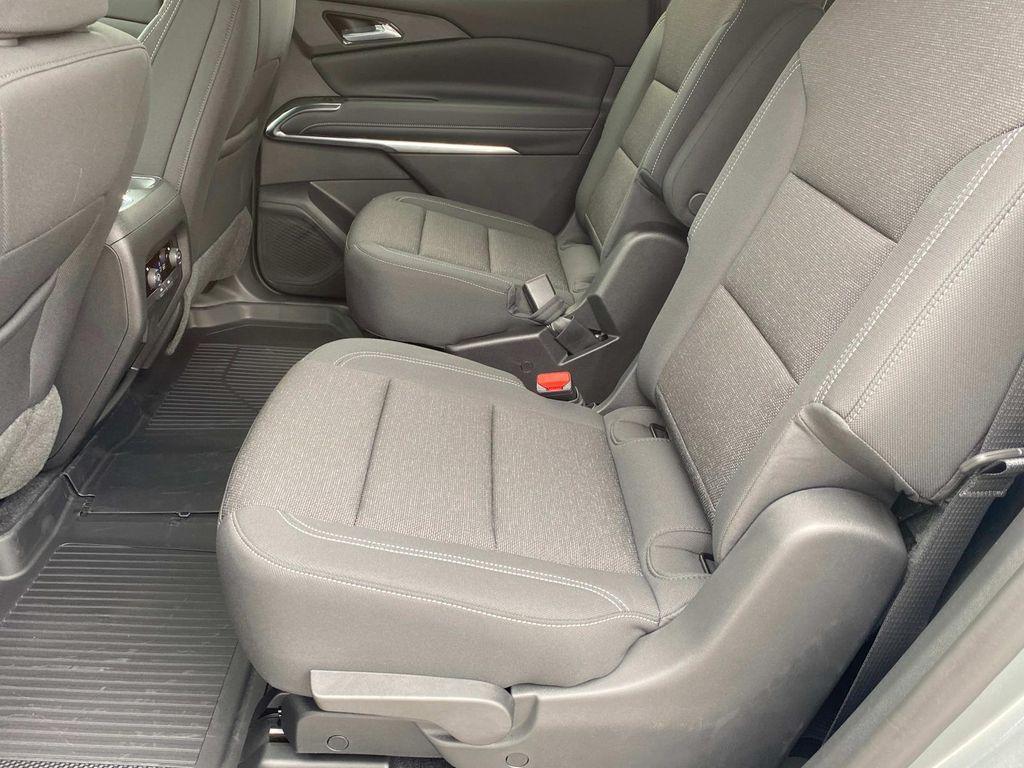 new 2026 Chevrolet Traverse car, priced at $43,053