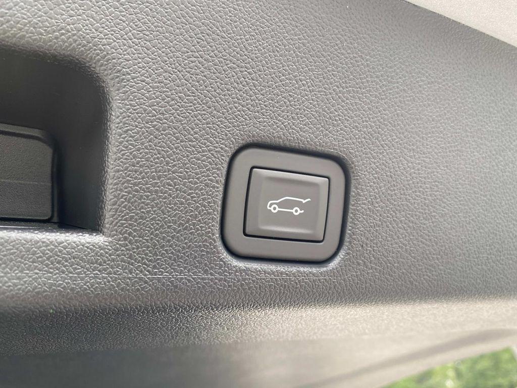 new 2026 Chevrolet Traverse car, priced at $43,053