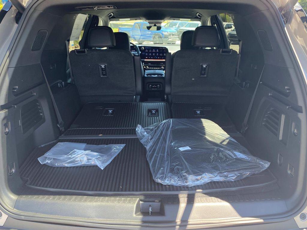 new 2026 Chevrolet Traverse car, priced at $51,435