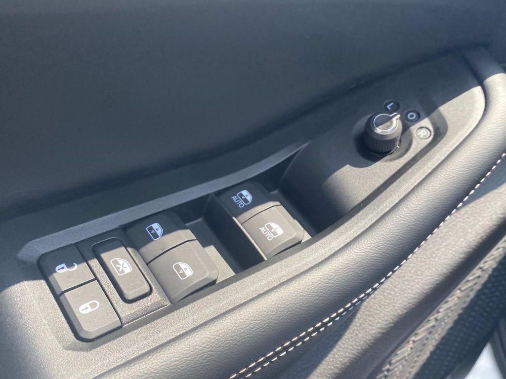 used 2025 Jeep Grand Cherokee car, priced at $41,990
