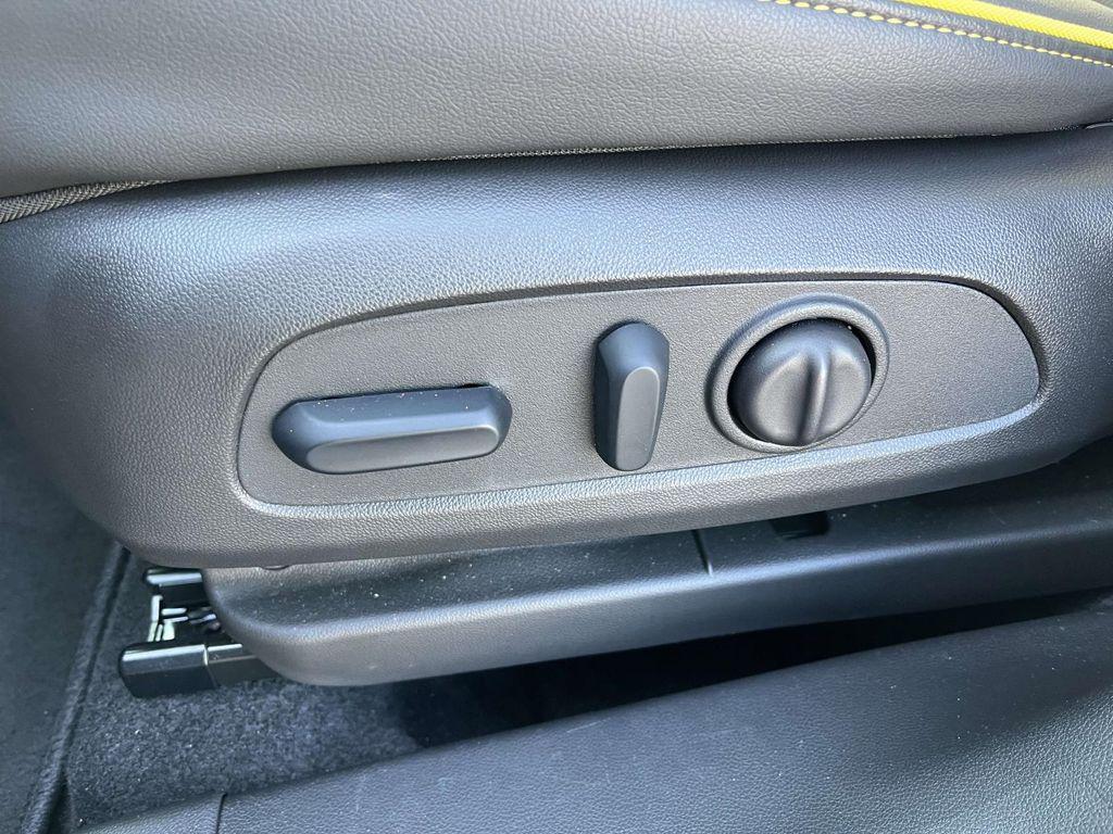 new 2025 Chevrolet TrailBlazer car, priced at $25,186