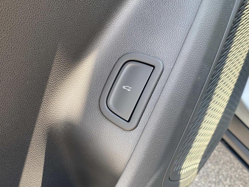new 2026 Chevrolet Traverse car, priced at $40,139