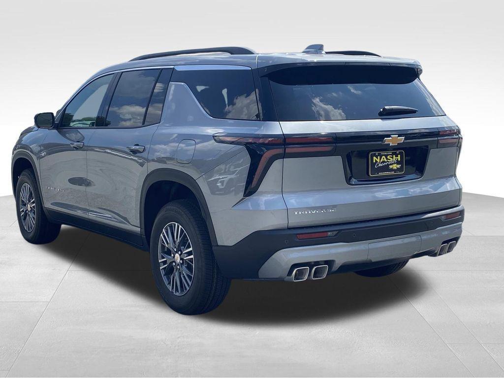new 2026 Chevrolet Traverse car, priced at $40,139