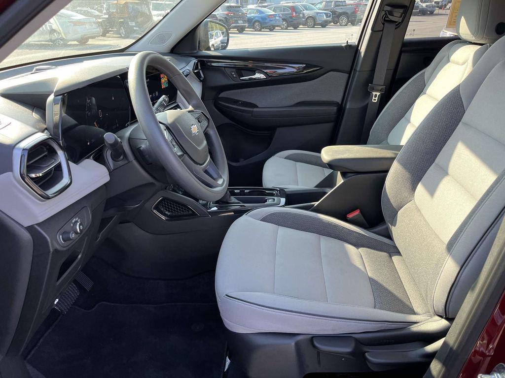 new 2025 Chevrolet TrailBlazer car, priced at $22,254