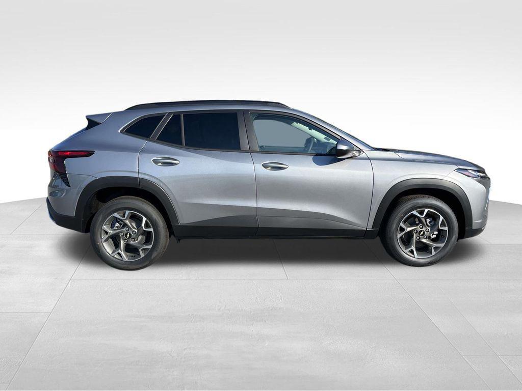 new 2025 Chevrolet Trax car, priced at $22,770
