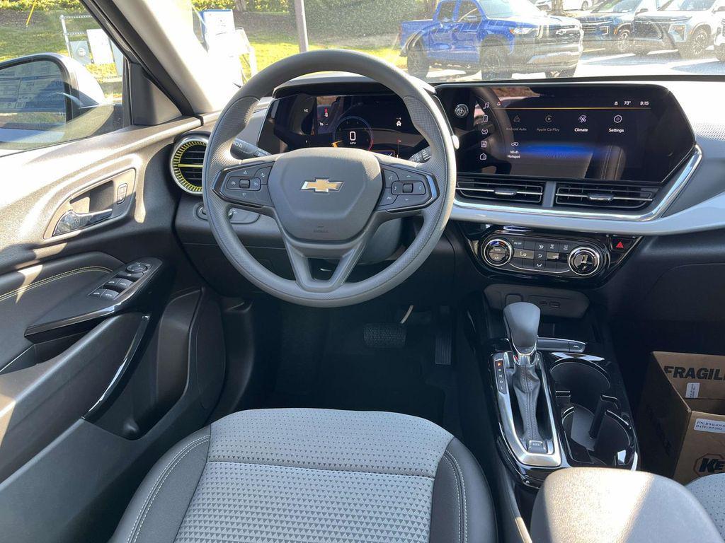 new 2025 Chevrolet Trax car, priced at $22,770