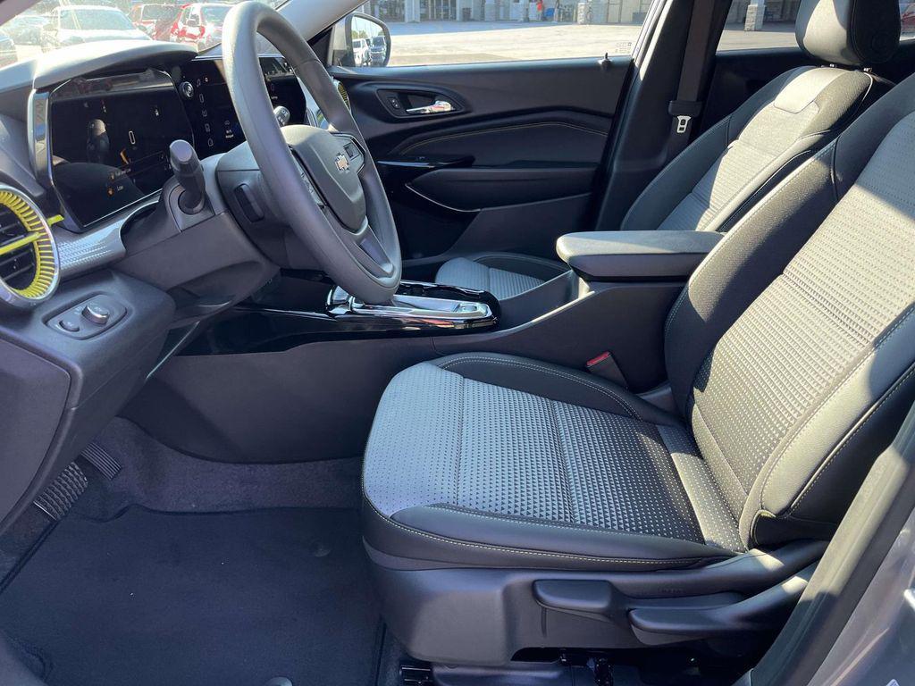 new 2025 Chevrolet Trax car, priced at $22,770