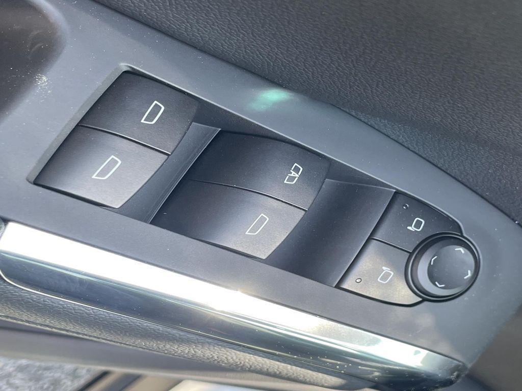 new 2025 Chevrolet Traverse car, priced at $41,395