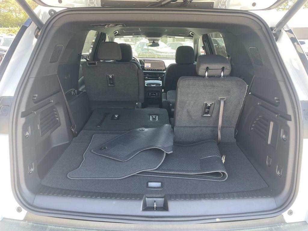 new 2025 Chevrolet Traverse car, priced at $41,395