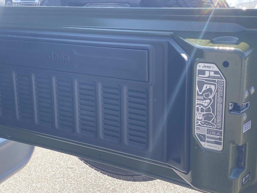 used 2021 Jeep Wrangler Unlimited car, priced at $27,290